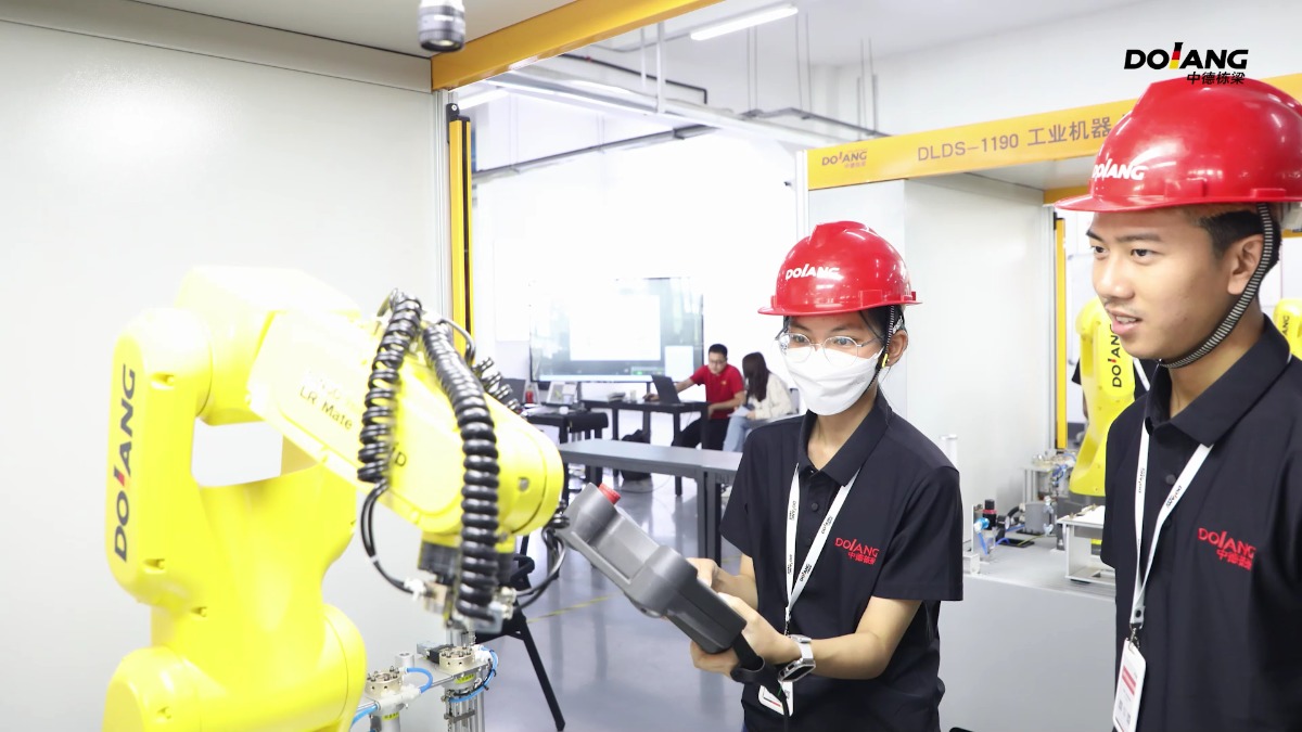 “The Belt and Road” Skill Dream Building Action Worldskills-Robot System Integration Training Class was successfully concluded