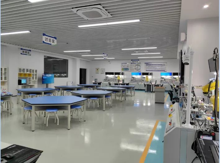 Laboratoire de formation intégré d'ingénierie de jumeau numérique industriel pour le Yongkang Hardware Technician College